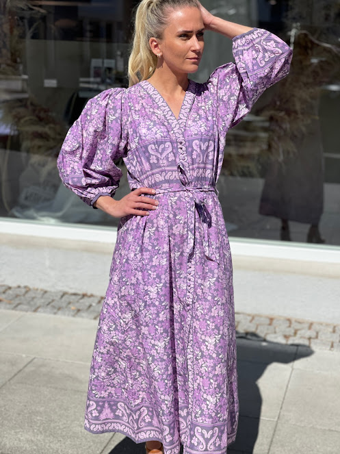 fest Fedt ejer Pia Tejlta Hera Dress Mistral Lavender - Stella Shop