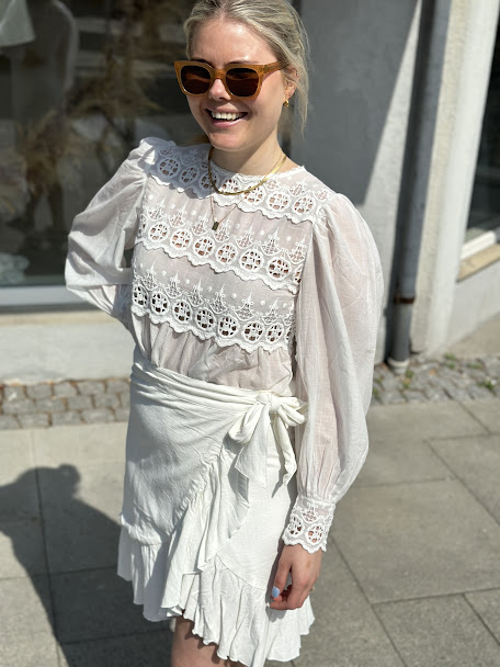 Urban Pioneers Urban Elana Skirt White