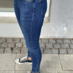 My Essential Wardrobe 37 The Celinazip 148 High Slim