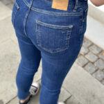My Essential Wardrobe 37 The Celinazip 148 High Slim