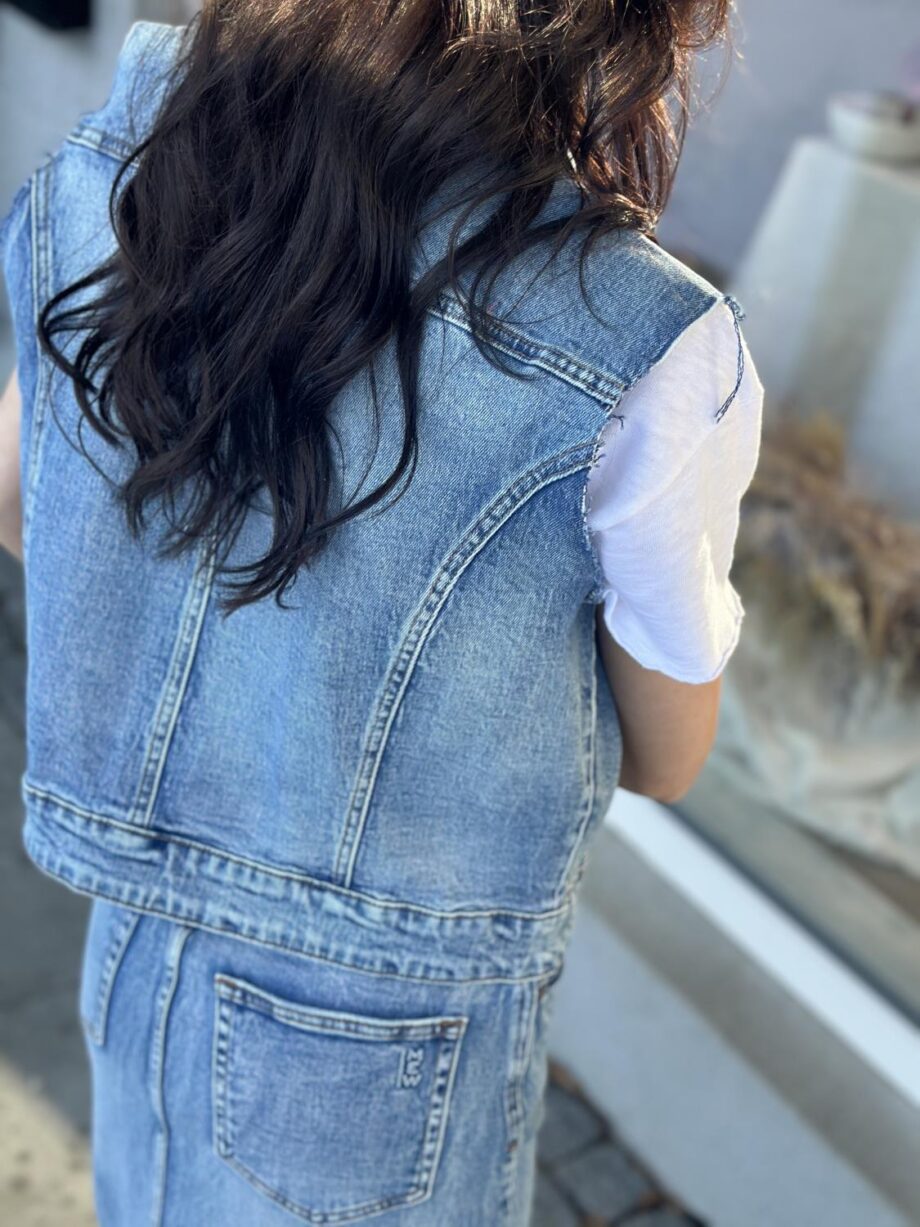 My Essential Wardrobe Dango Vest Light Blue Retro
