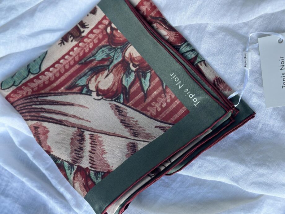 Tapis Noir Classic Parrot Scarf 88X88