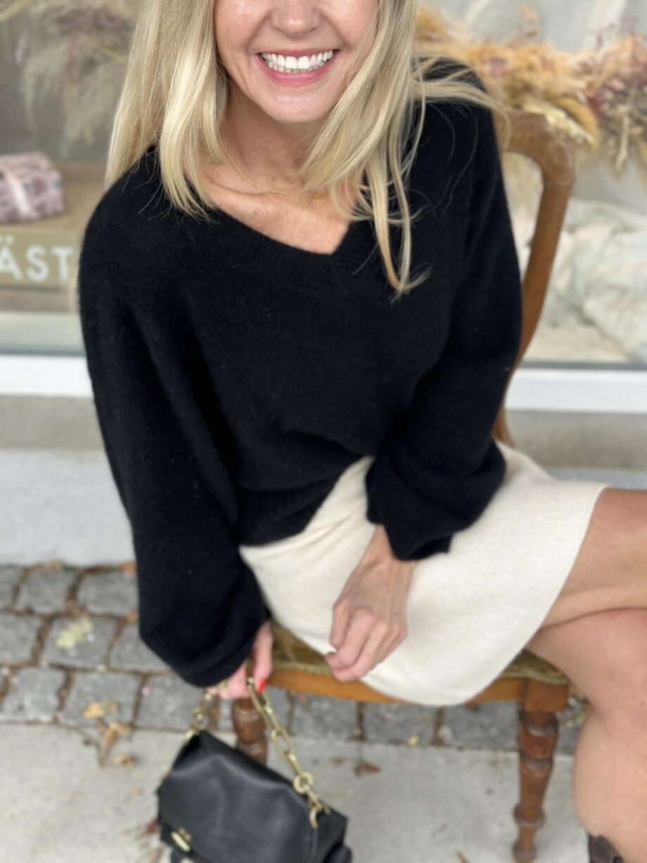 Six Ames Rioa Sweater Black