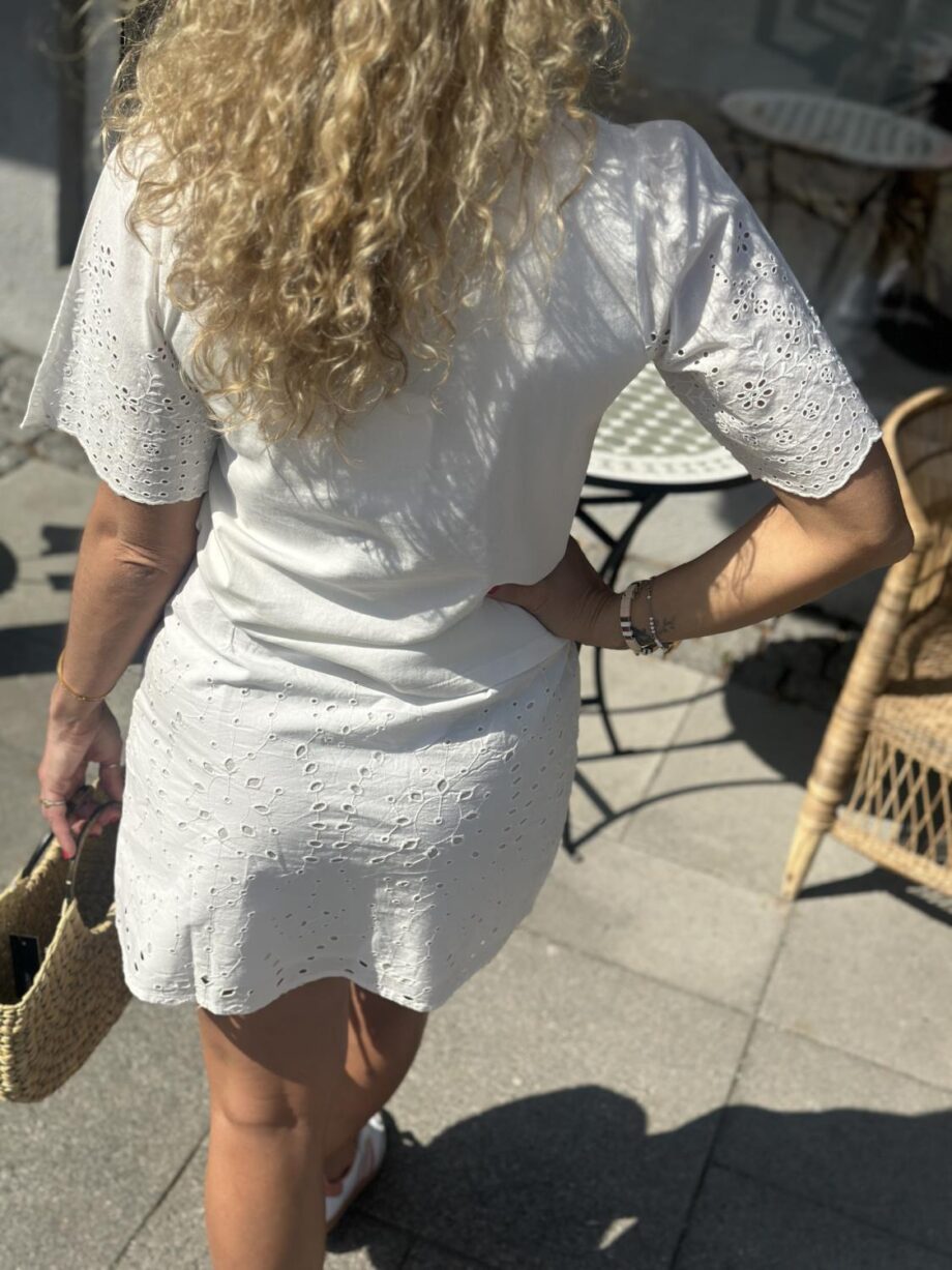 Selected Femme Kelli Short Broderi Skirt