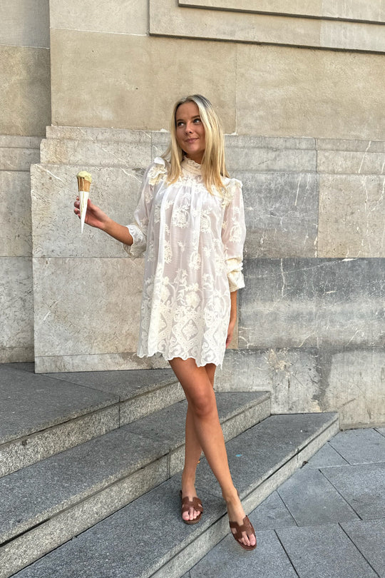 BY IC Ellinor Lace Dress Mini Vintage White
