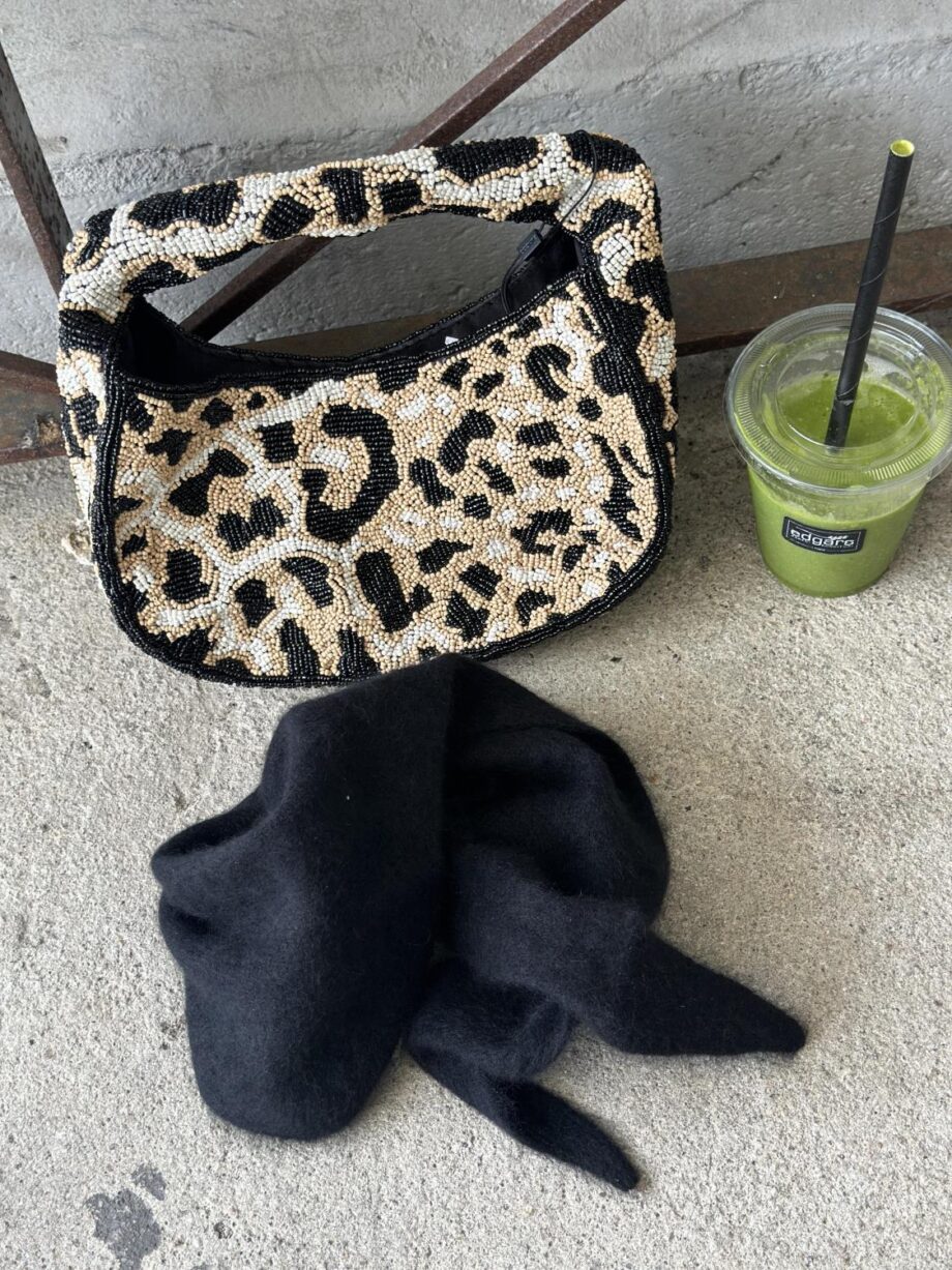 Six Ames Paula Scarf Black