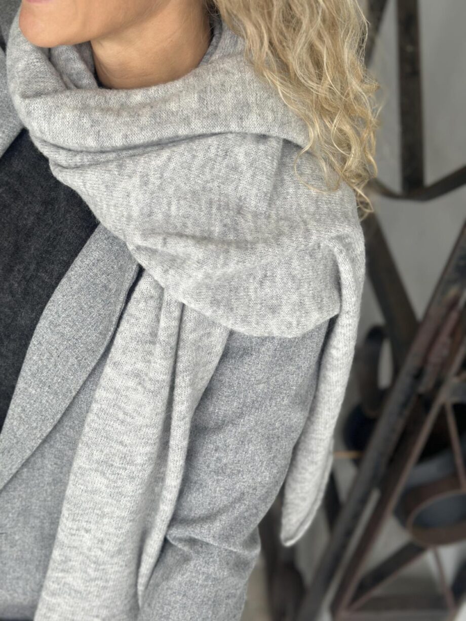 Arnie Says Goya Scarf Grey Melange