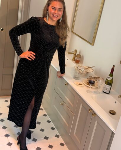Y.A.S Hella Velour Midi Dress – Sort velourkjole med strass