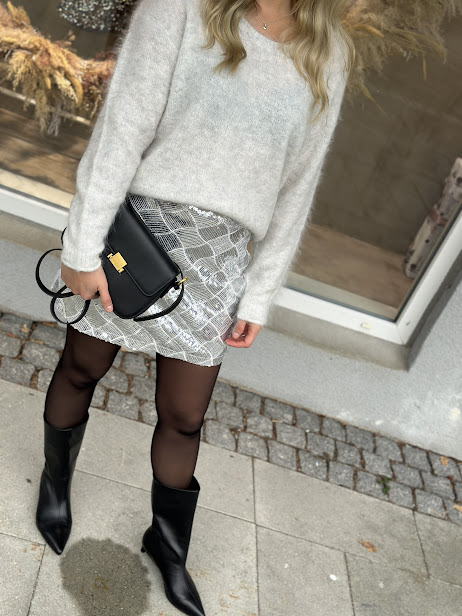 YAS Chekka Sequin Mini Skirt