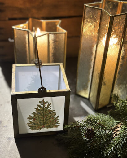 Lyslykt med motiv a juletre i farger H 12,5 cm