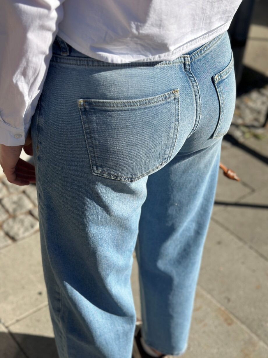 My Essential Wardrobe Baloo High Barrel Jeans 28