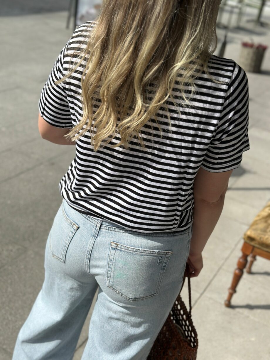 My Esseintal Wardrobe Lisa Striped Tee