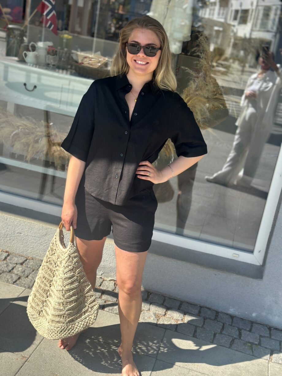 Urban Pioneers Edda Shorts Black