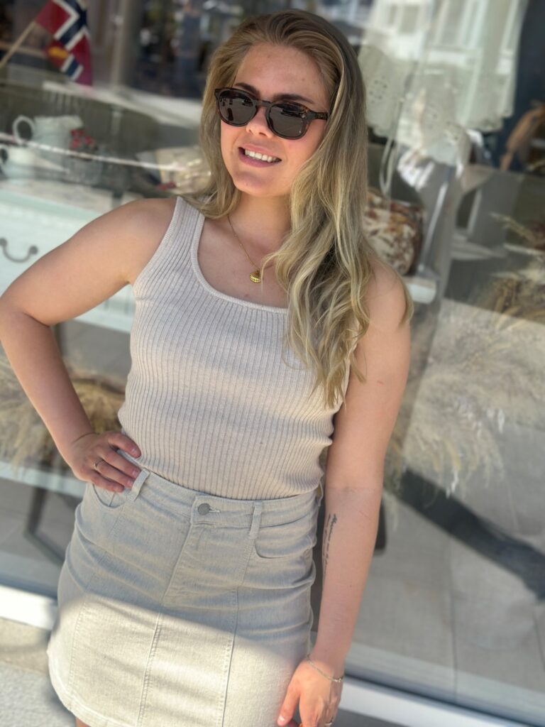Urban Pioneers Sofia Top Light Sand