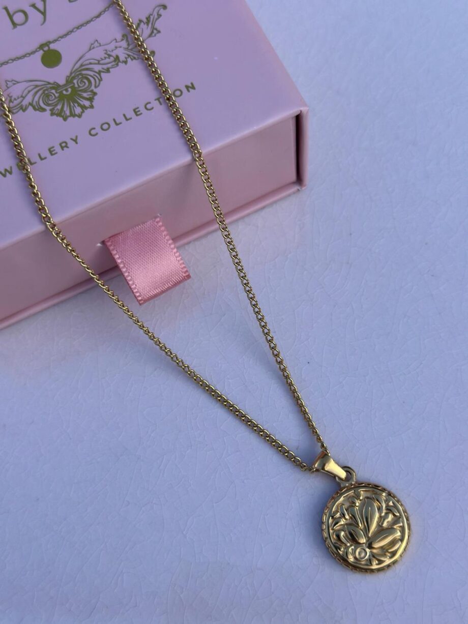 MadebyStella Flora Medallion