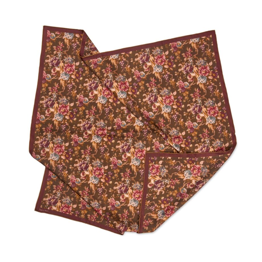 Tapis Noir Classical Daisy Scarf 88x88