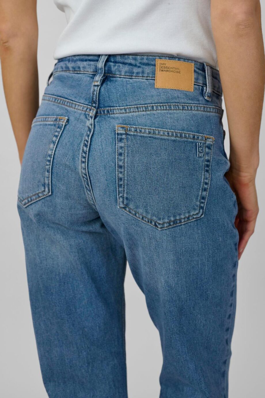 My Essential Wardrobe The Mommy 139 High Tapered 30"