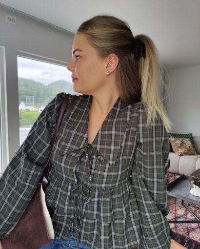 Y.A.S. Cinna Tie Top