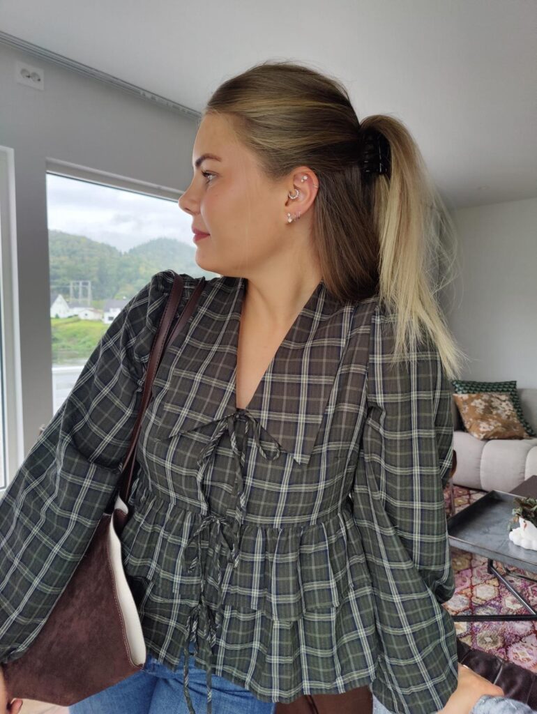 Y.A.S. Cinna Tie Top