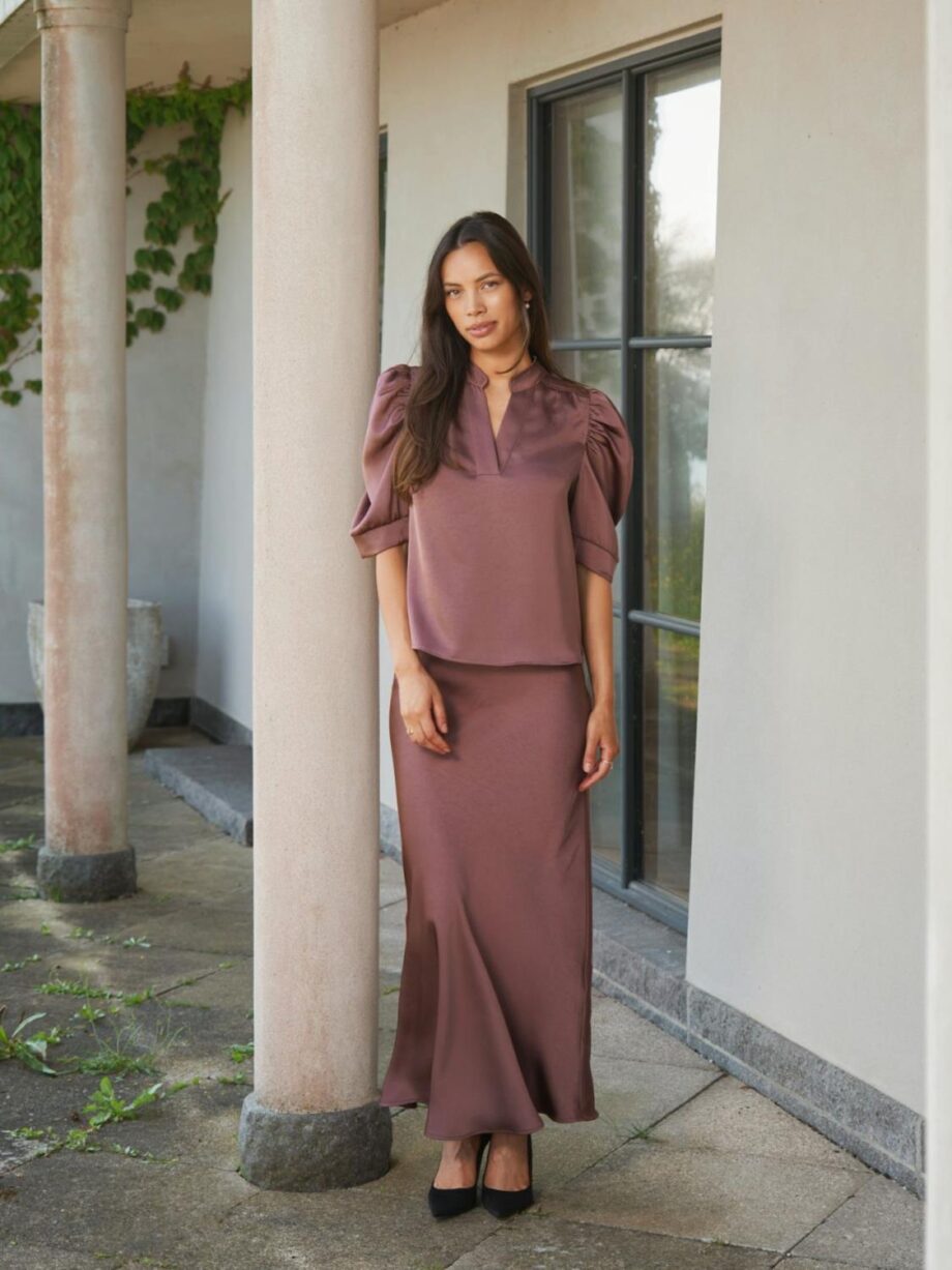 Neo Noir Vicky Heavy Sateen Skirt Dark Rose