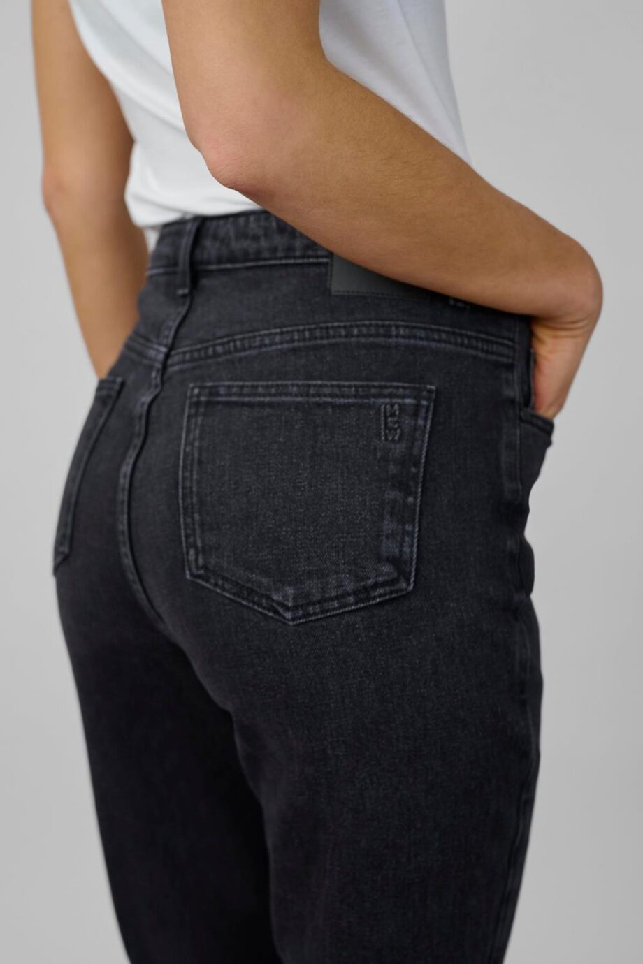 My Essential Wardrobe Isa 139 High Straight 30