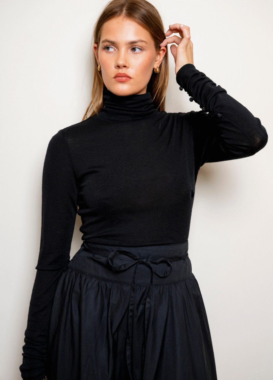 Miss Maya Fenja Rollneck