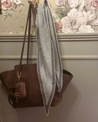 Trekantskjerf Grått