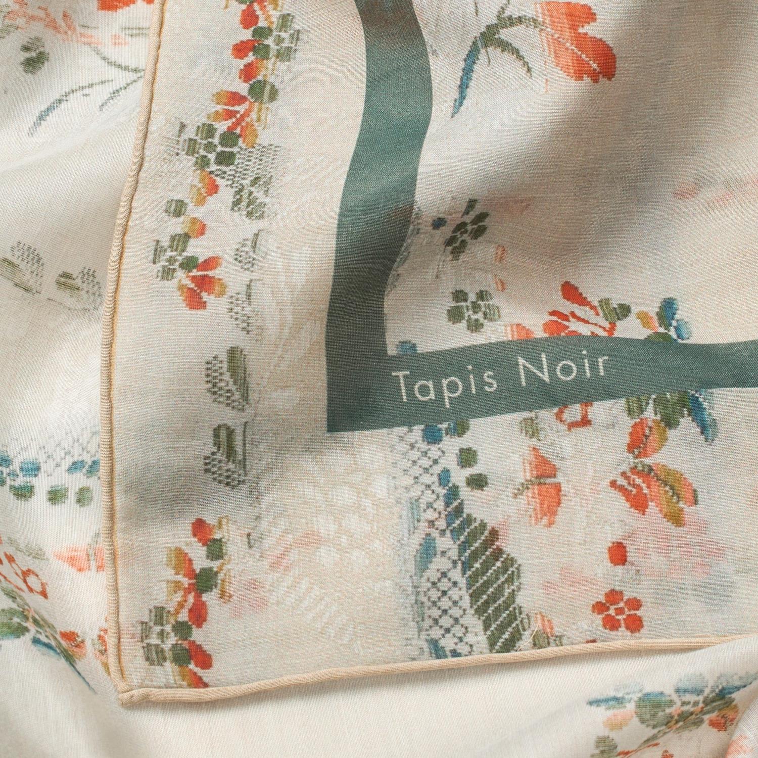 Tapis Noir Light Small Evie Scarf