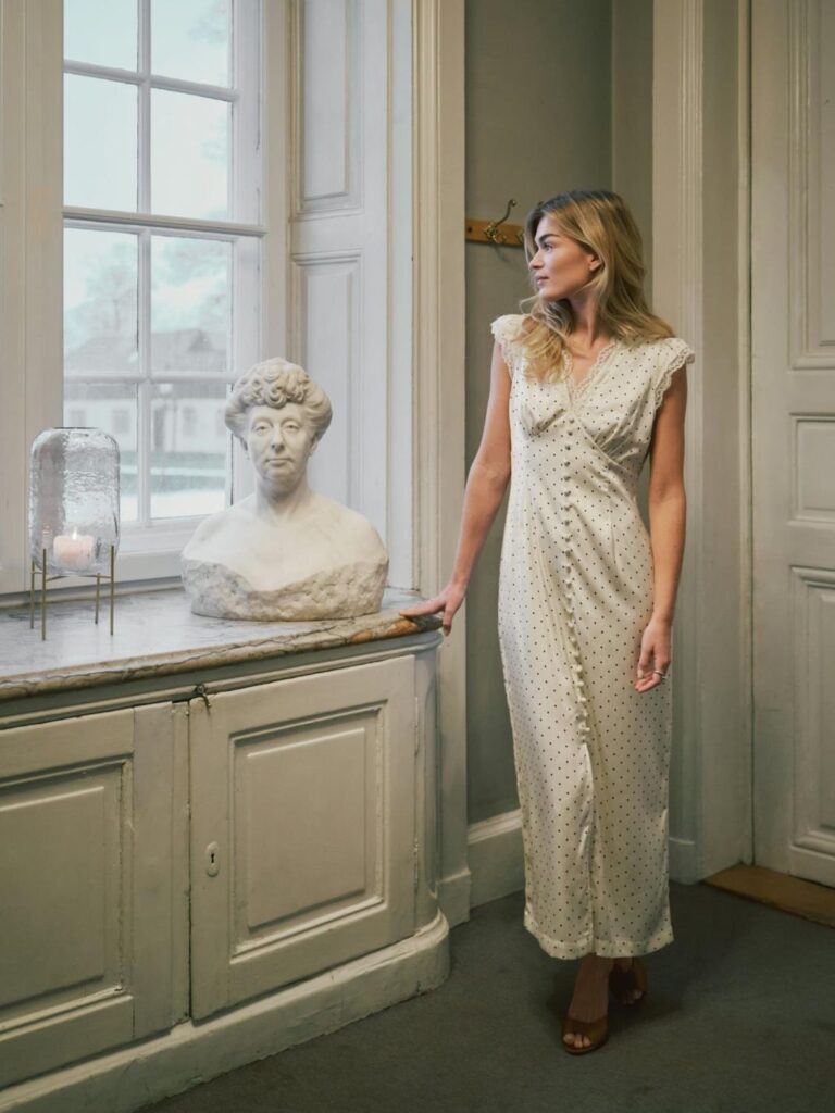 Neo Noir Aniella Dot Dress Creme