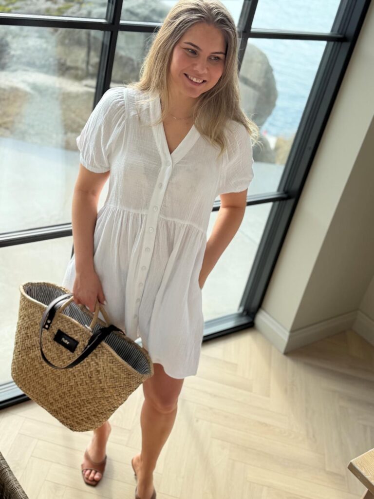 Urban Pioneers Leontine Kjole White