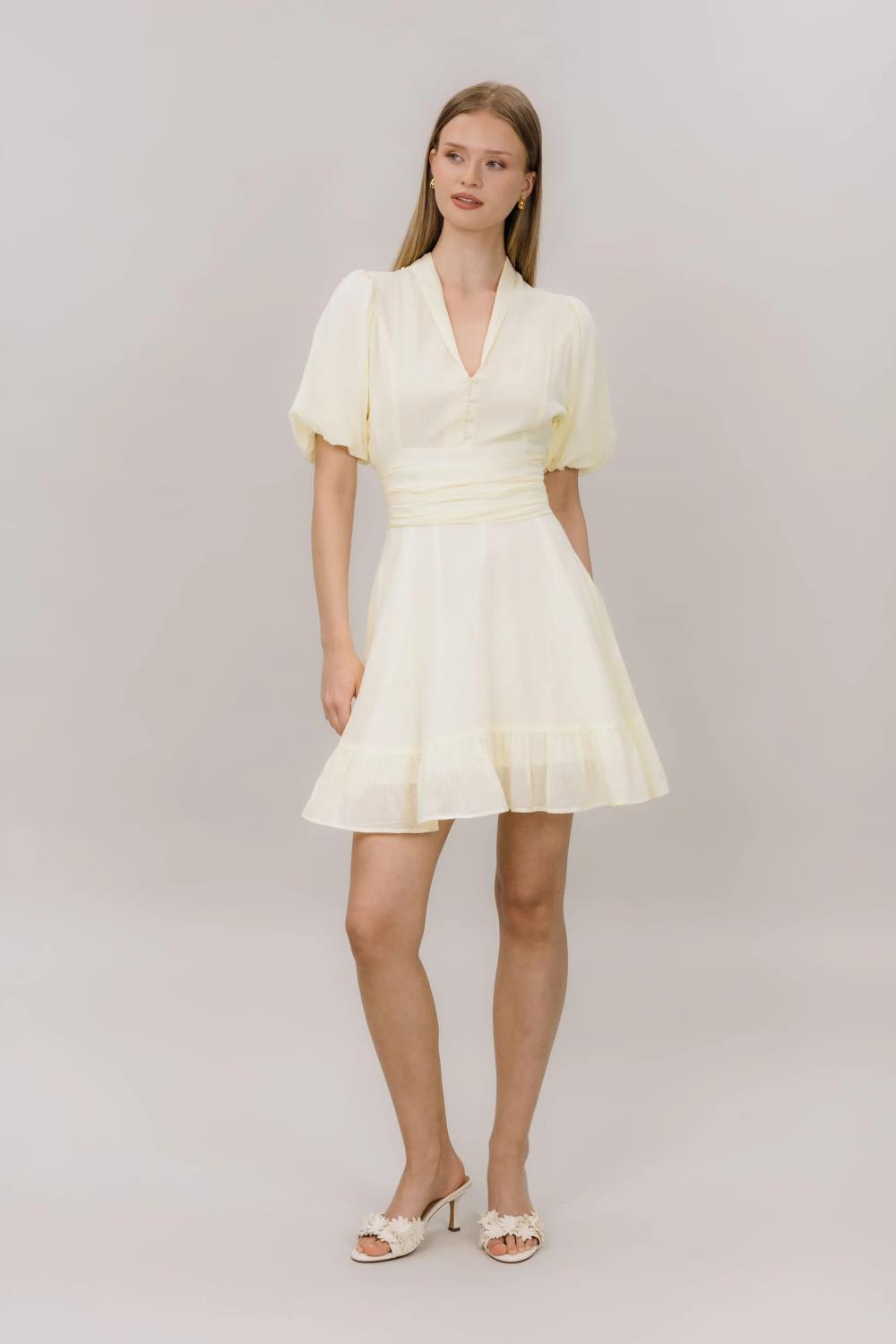 Urban Pioneers Papira Dress Yellow Stripes – Stripete bomullskjole med feminin silhuett