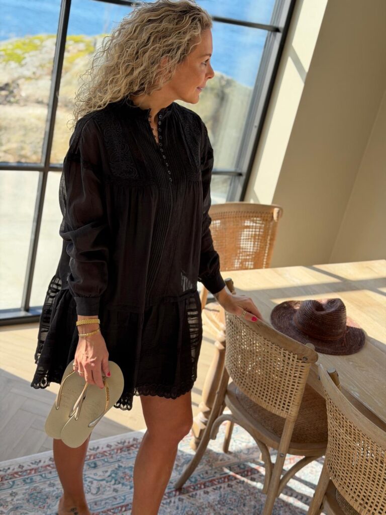 Urban Pioneers Selestina Dress Espresso – brun kjole til hverdag og fest