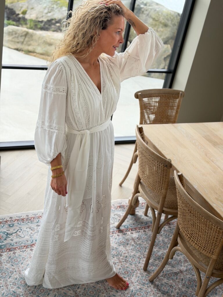 Ravn Ravn Lita Maxi Dress – Eksklusiv blondemaxikjole med belte