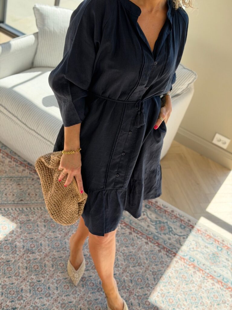 Urban Pioneers Frusa Dress Dark Navy – Linkjole med belte og flatterende passform