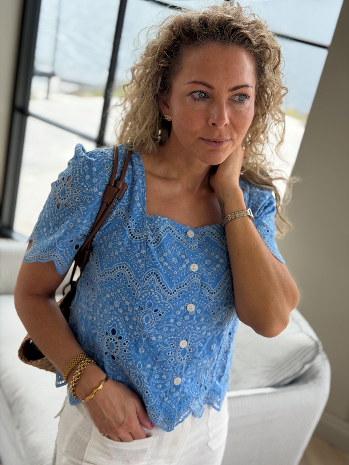 Y.A.S Freya SS Top Marina/W SkyWay – Feminin topp med elegante detaljer