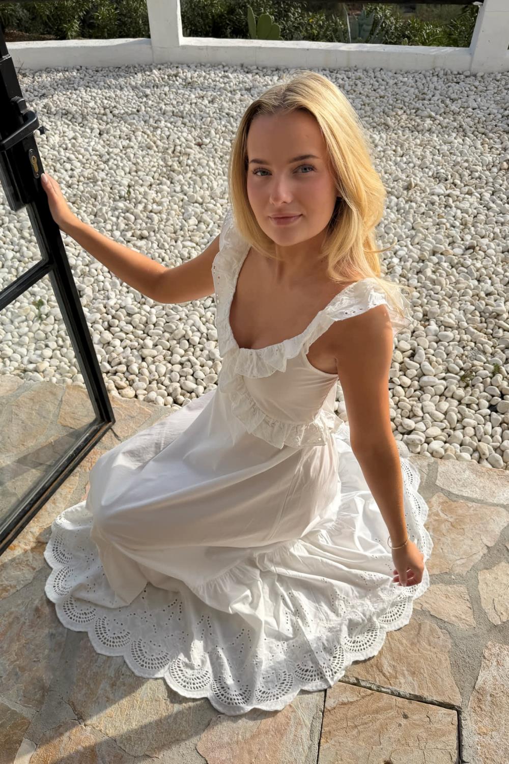 BY IC Melba White Embroidery -Hvit brodert sommerkjole