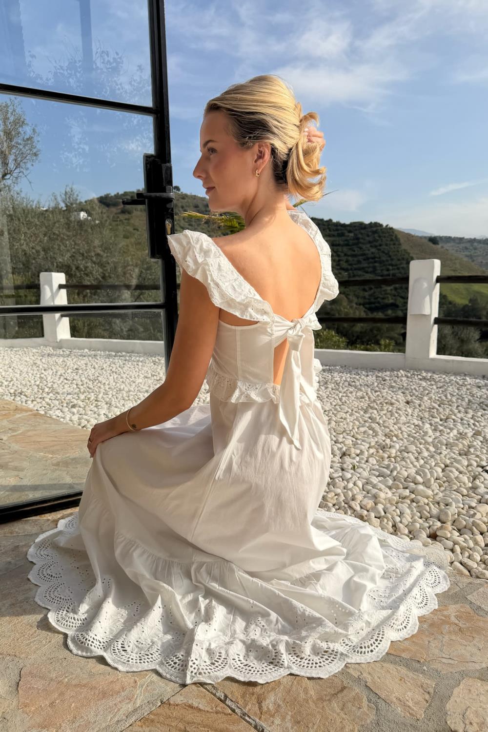 BY IC Melba White Embroidery -Hvit brodert sommerkjole