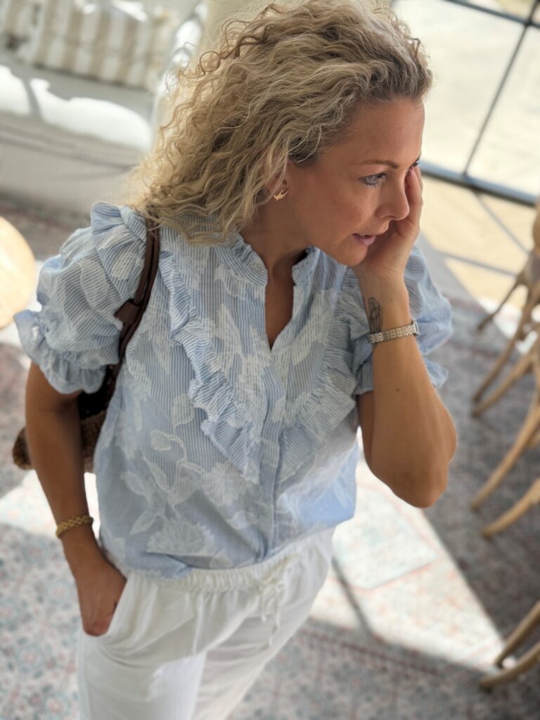 Neo Noir Manet Jacquard Blouse Light Blue – feminin bomullsbluse dame med puffermer