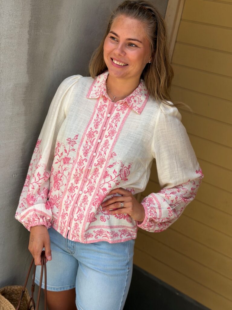 YAS Coralina LS Shirt – Pristine/Coralina Print