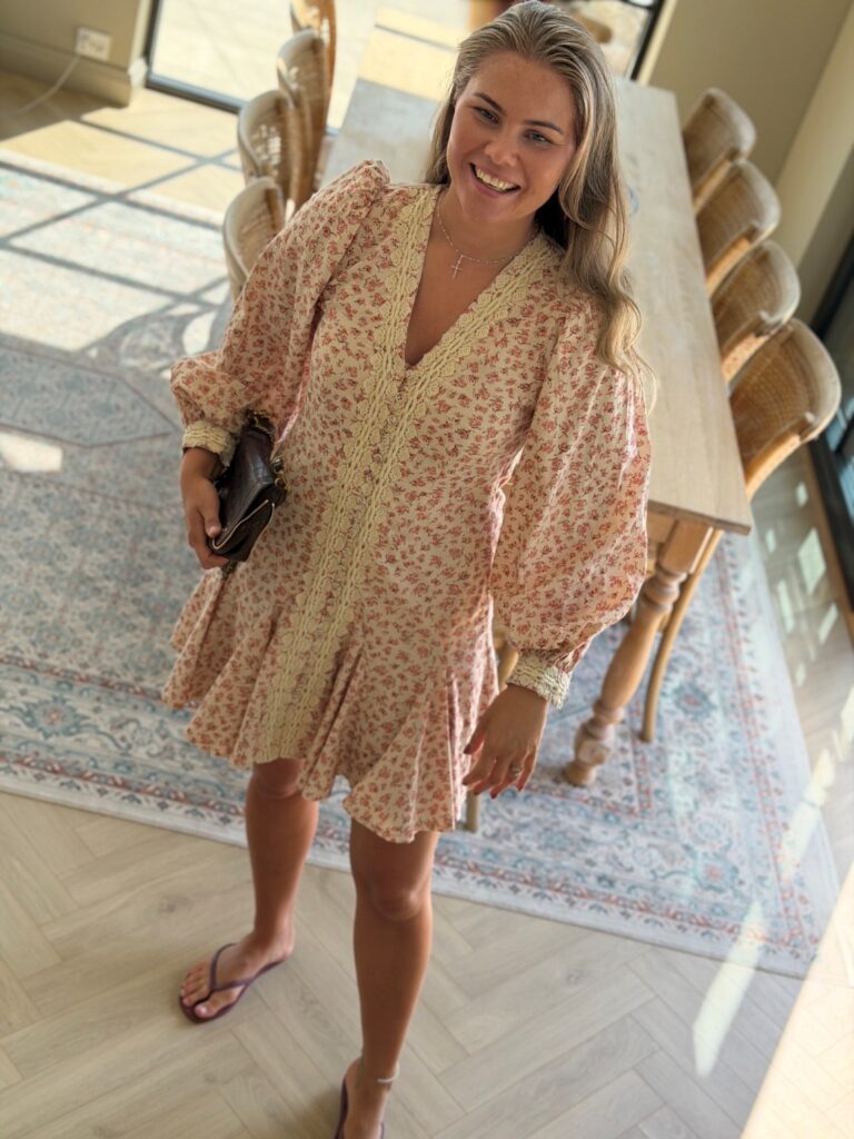MissMaya Tanvi Dress Rose Elegance – kort bomullskjole til konfirmasjon og hverdag