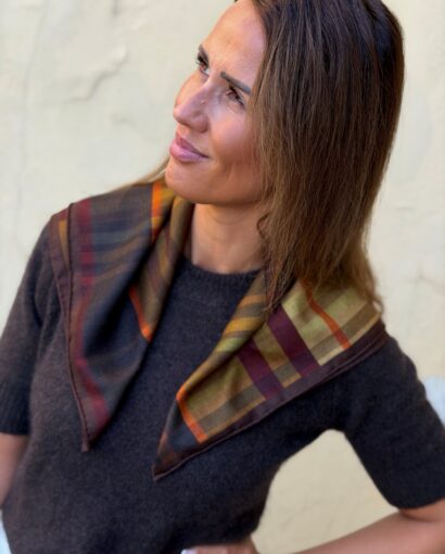 Nohr June Wool Scarf 65x65 Burgundy – Rutete ullskjerf i 100 % ull