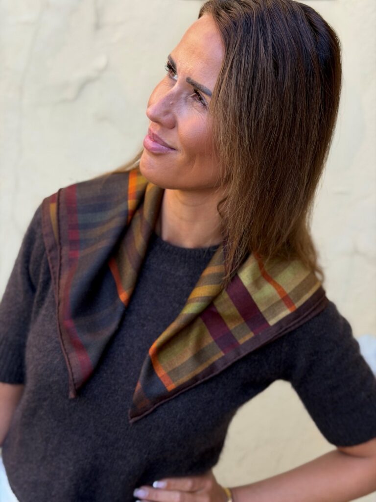 Nohr June Wool Scarf 65×65 Burgundy – Rutete ullskjerf i 100 % ull