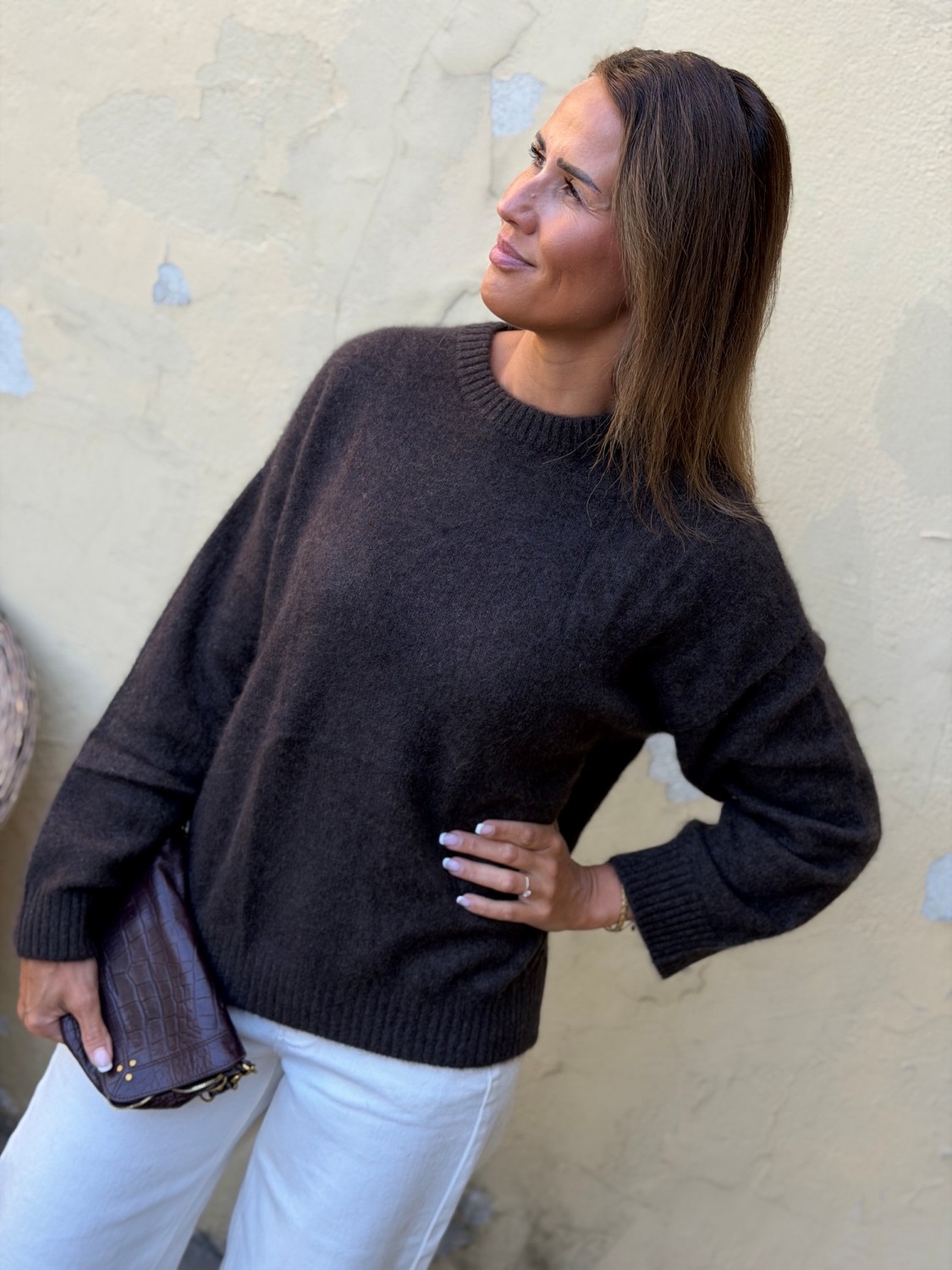 Six Ames Lola Sweater Espresso Brown – Myk strikkegenser i 100 % vaskebjørnull