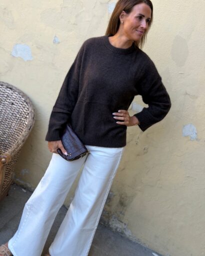 Six Ames Lola Sweater Espresso Brown – Myk strikkegenser i 100 % vaskebjørnull