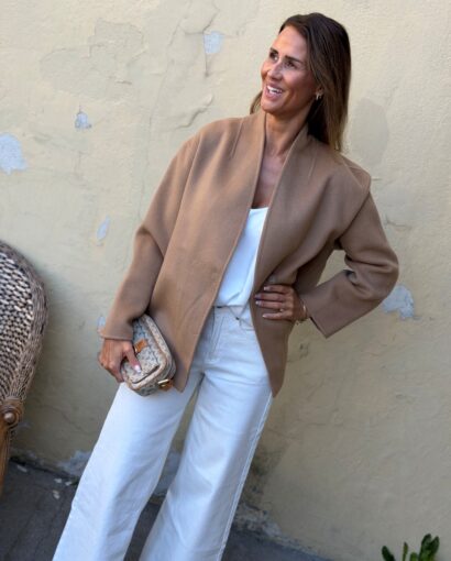 Six Ames Marla Jacket Creme Brulee – Kamelfarget overgangsjakke i ullblanding