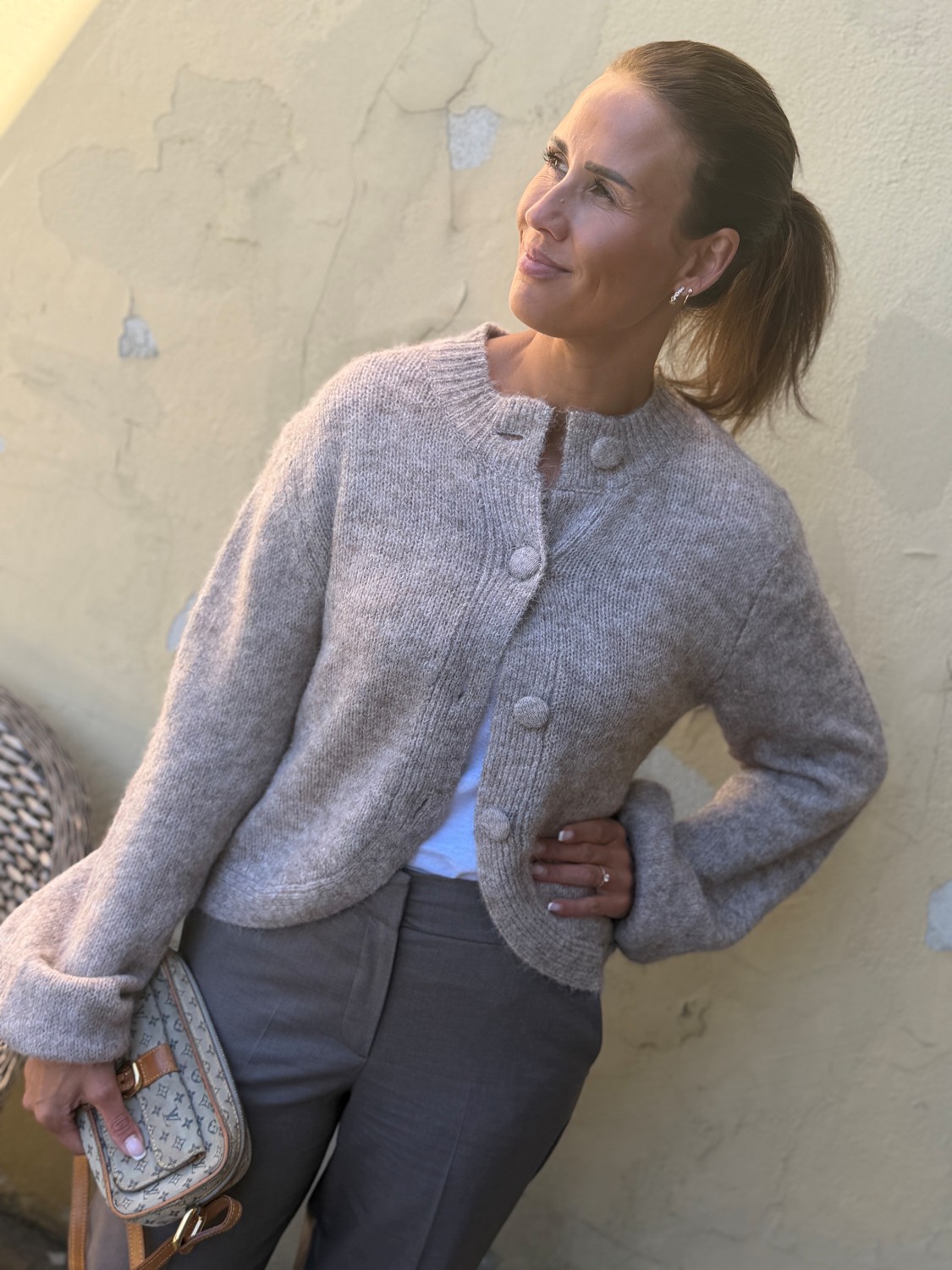 Neo Noir Gio Fluffy Knit Cardigan – Beige strikket cardigan