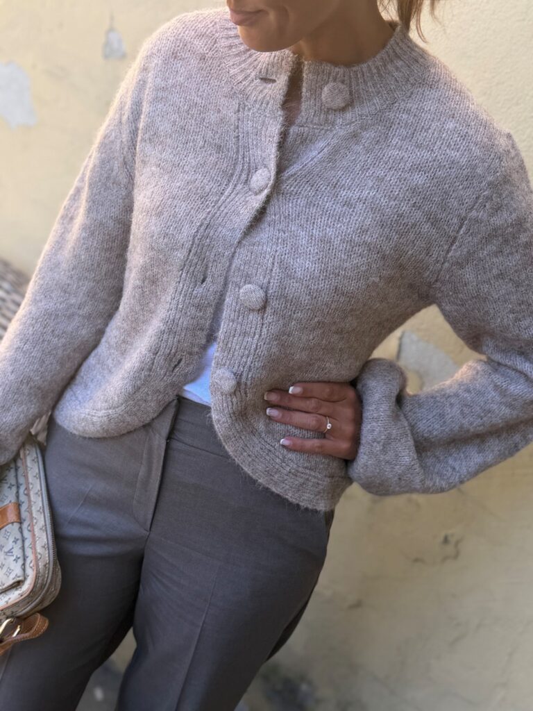 Neo Noir Gio Fluffy Knit Cardigan – Beige strikket cardigan