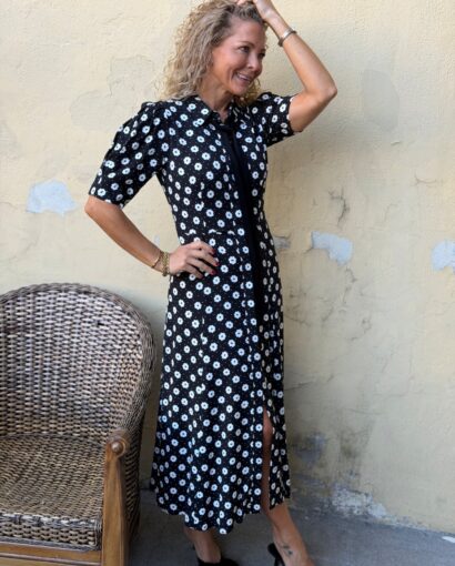 Pia Tjelta Charlotte Floral Midi Dress – Blomstret midikjole med belte
