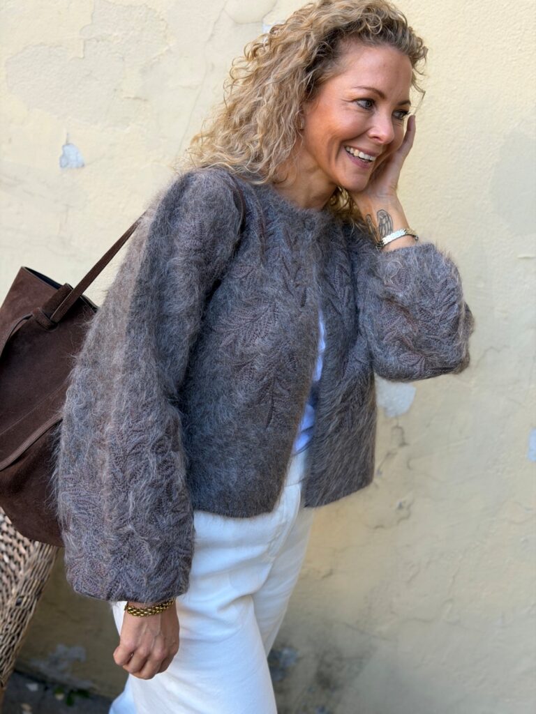 Ella & il Amie Chunky Cardigan Brown – Brun mohaircardigan med broderier