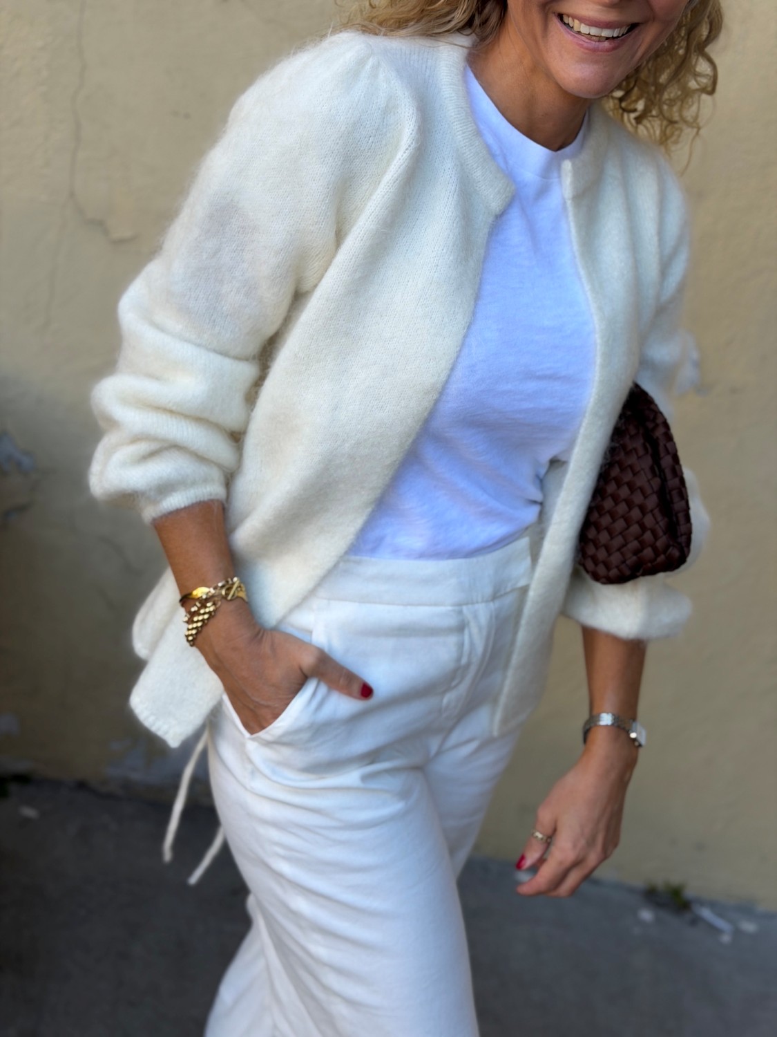 Ella & il Fredrikke Chunky Cardigan Bright White – Mohaircardigan med belte
